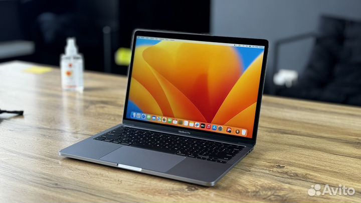 Macbook pro 13 2020 i7/16/512 (153 цикла)