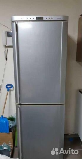 Холодильник бу Samsung NoFrost 177см