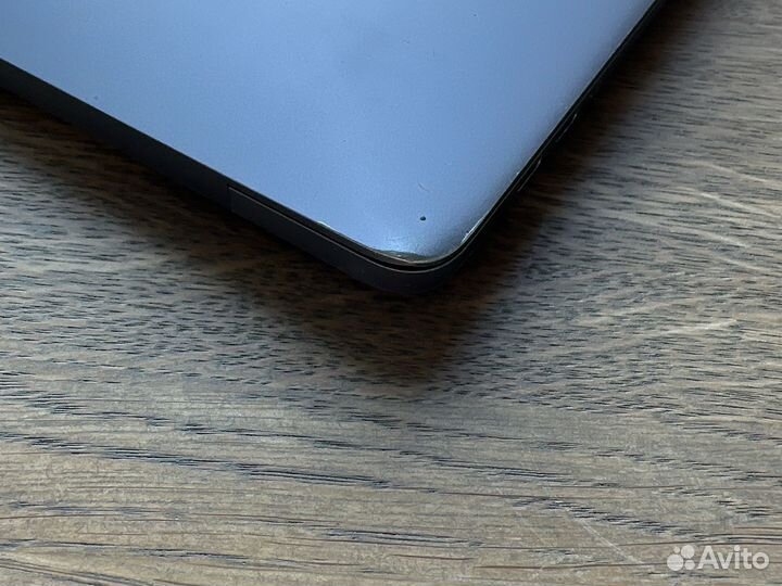 Macbook pro 15 2018 i7 16gb