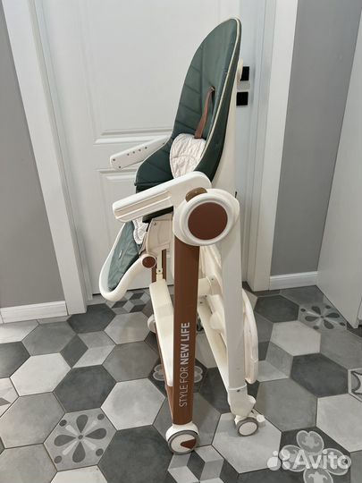 Стульчик для кормления Happy baby berny v2