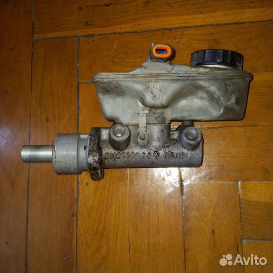 Бачок гидроусилителя на volkswagen polo 3