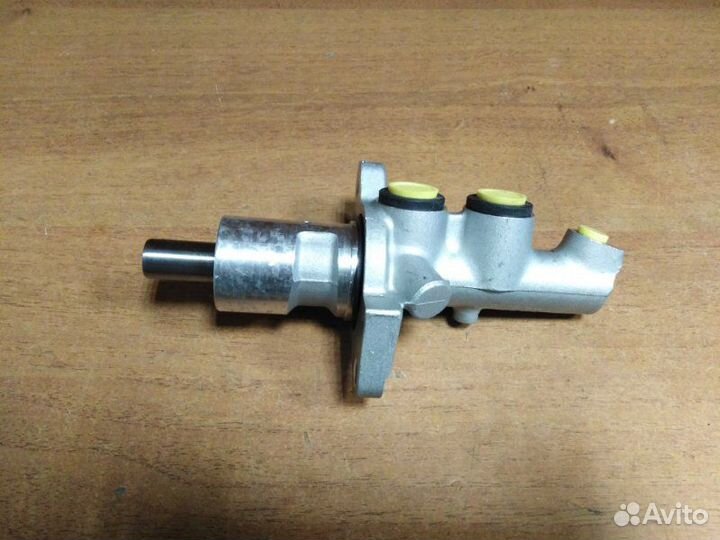 Главный тормозной цилиндр Mercedes-Benz E-Class