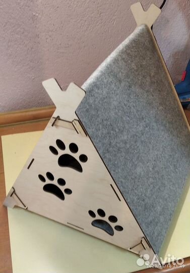 Домик для кошки с когтеточкой