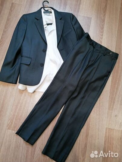 Школьный костюм для мальчика 128 серый