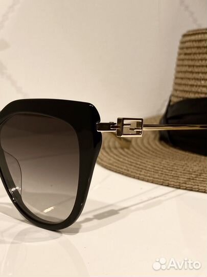 Солнцезащитные очки fendi оригинал новые