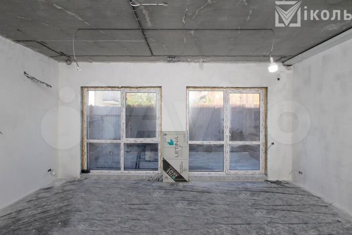 Дом 193,9 м² на участке 1 сот.