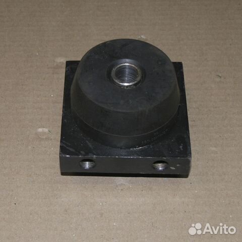 Пластина опоры кпп с амортизатором 642208-1715044