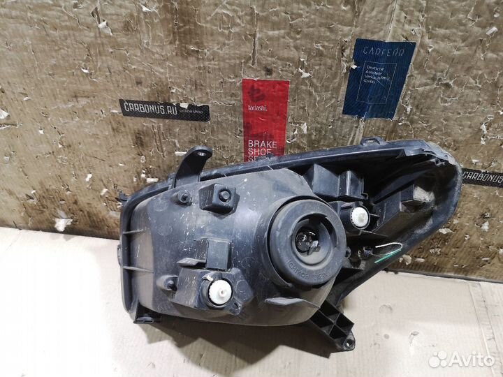 Фара правая Toyota Rav4 ACA21W