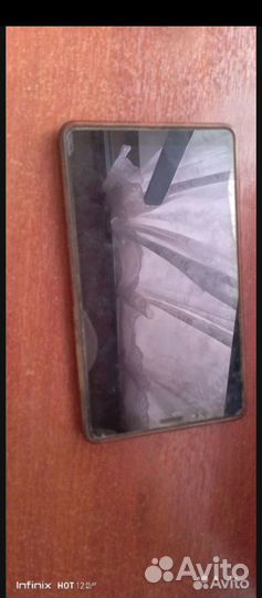 Компьютерный хлам, планшет и роутер