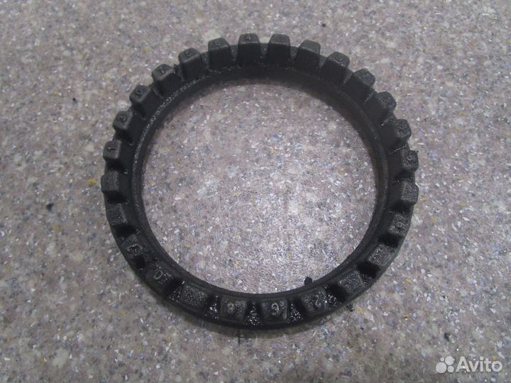 Бугельная гайка Scania 1307564