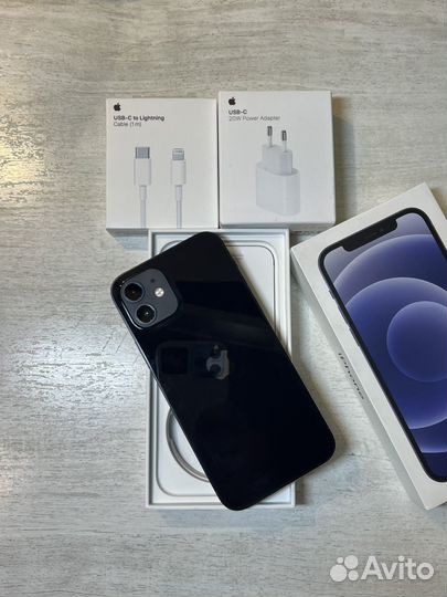 iPhone 12, 64 ГБ