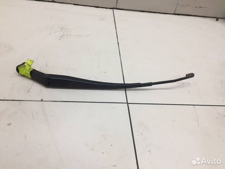 Поводок стеклоочистителя правый Geely Emgrand X7