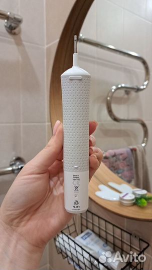 Зубная щетка oral b vitality D100