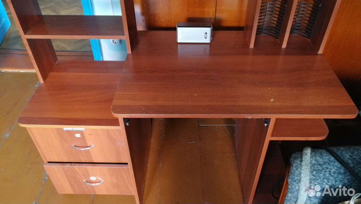 Компьютерный стол