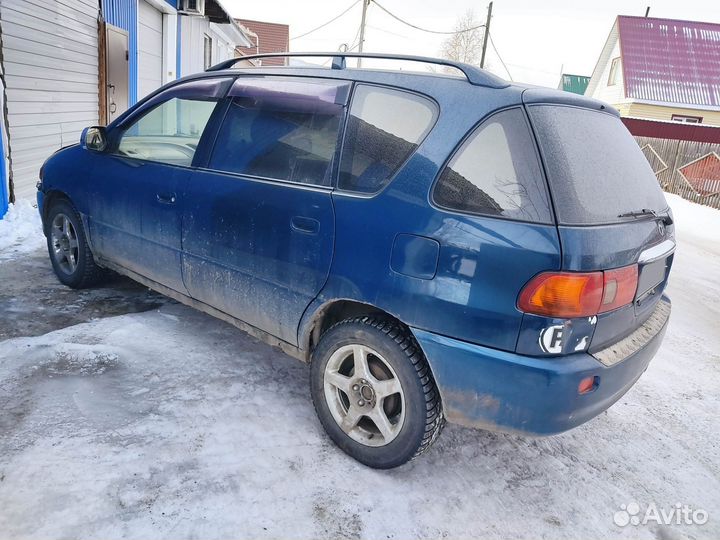 Toyota Ipsum 2.0 AT, 1999, 350 000 км