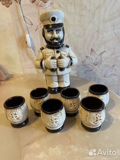 Графин с рюмками