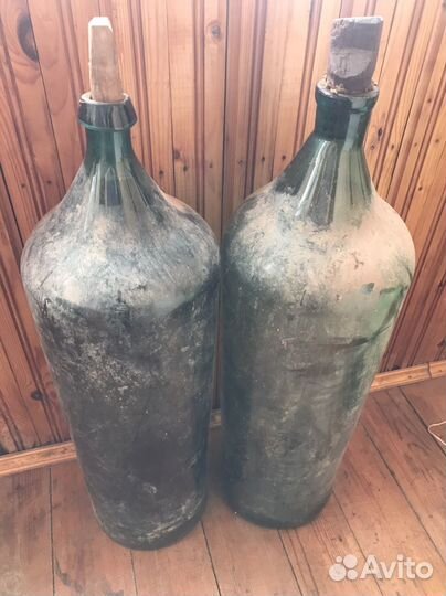 Старинные, цврские бутыли