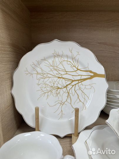 Столовый и чайный сервиз 39 пред