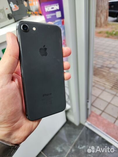 iPhone 8, 64 ГБ