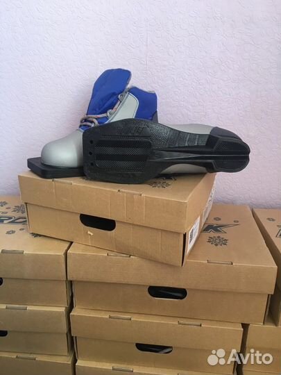 Лыжные ботинки