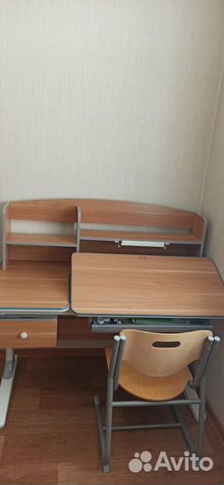 Письменный стол для школьника бу