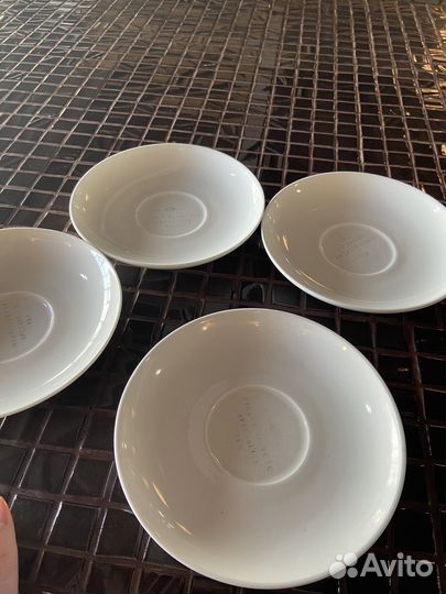 Тарелки десертные белые