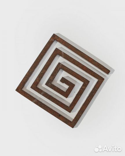 Квадратная железная спираль Васту