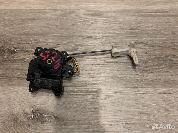 Сервопривод заслонки печки