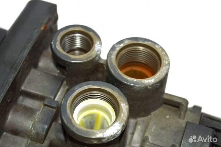 Кран EBS, переднего моста, правый (модулятор) merc