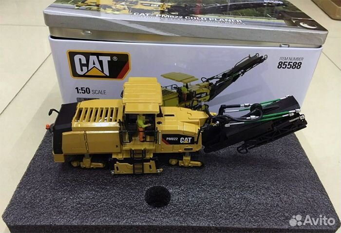 Caterpillar PM822 дорожная фреза 1:50