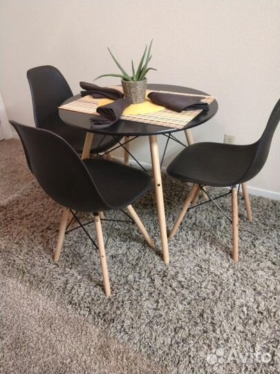 Стол кухонный