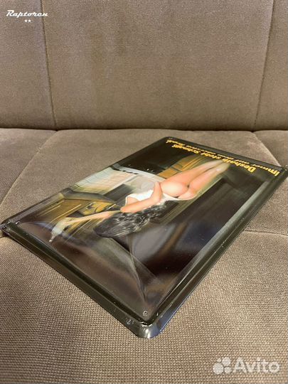 Металлическая табличка на стену Девушка и Шнапс