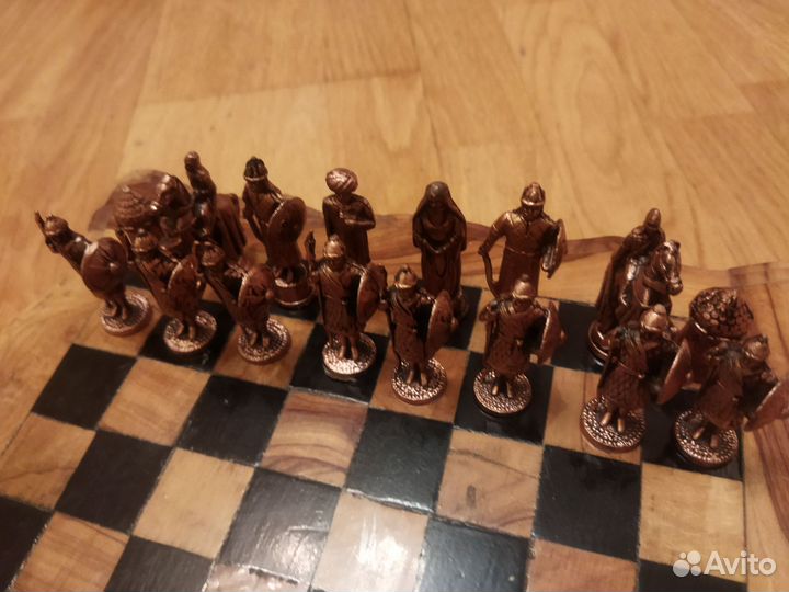 Шахматы металлические коллекционные