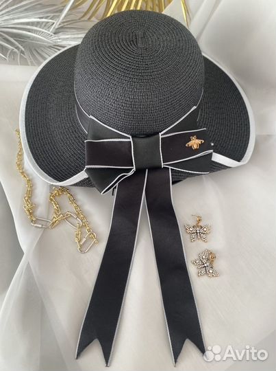 Белая и черная шляпы