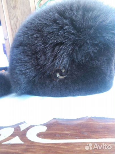 Женские меховые шапки