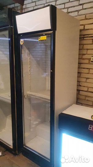 Холодильный шкаф бу 68 68 210