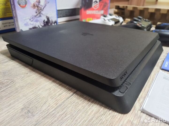 Sony PS4 Slim 1tb, 2 геймпада, игры
