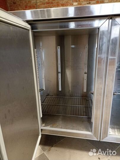 Холодильный стол