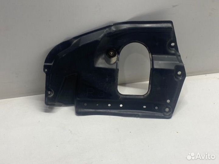 Пыльник бампера передний правый Lexus Lx 570