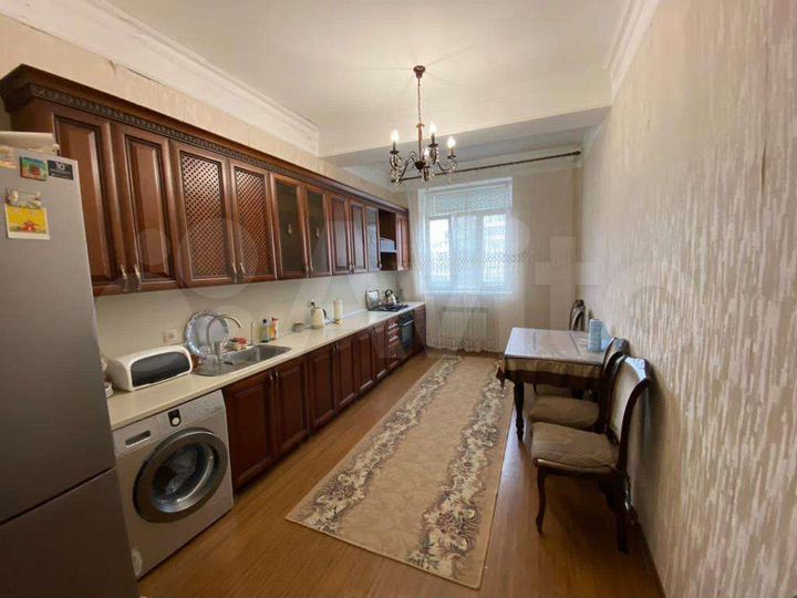 3-к. квартира, 90 м², 3/7 эт.