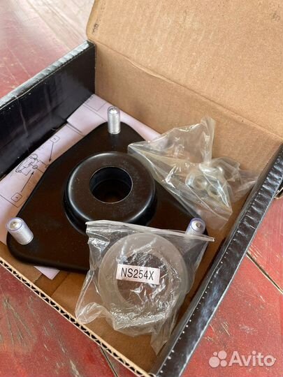 Опора переднего амортизатора SM5461 KYB