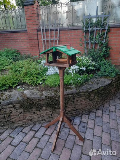 Кормушка для птиц из дерева