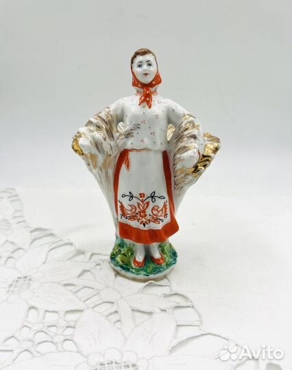 Статуэтка Карандашница Девушка со снопом Лфз