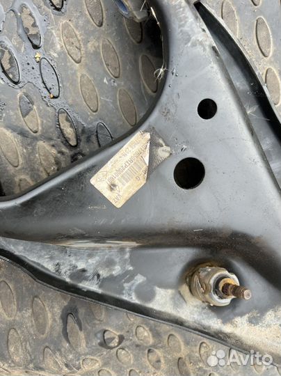 Рычаг передний Largus Almera G15