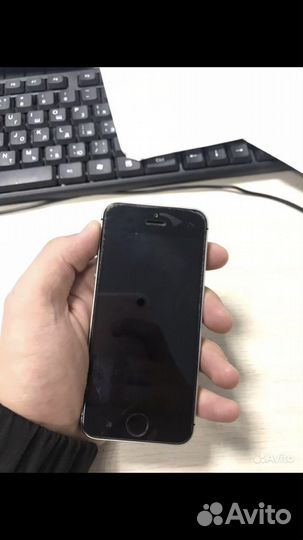 iPhone SE, 32 ГБ