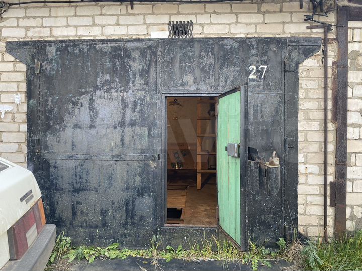 Гараж, > 30 м²