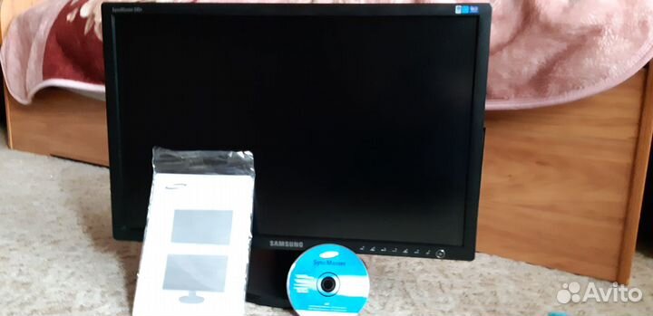 Монитор Samsung SyncMaster 245T