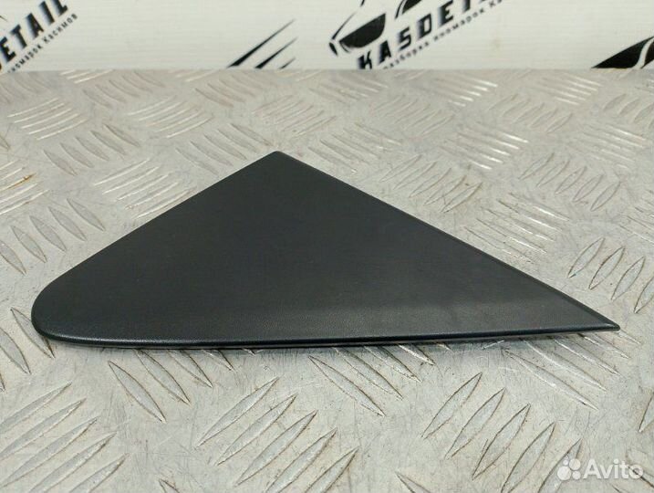 Накладка крыла передняя правая Nissan Note E11 1.6