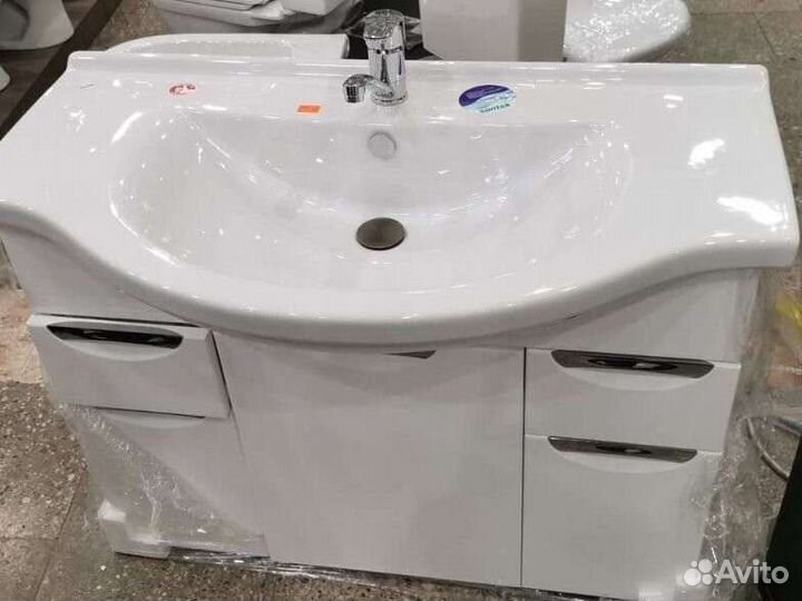 Раковина с тумбой для ванной