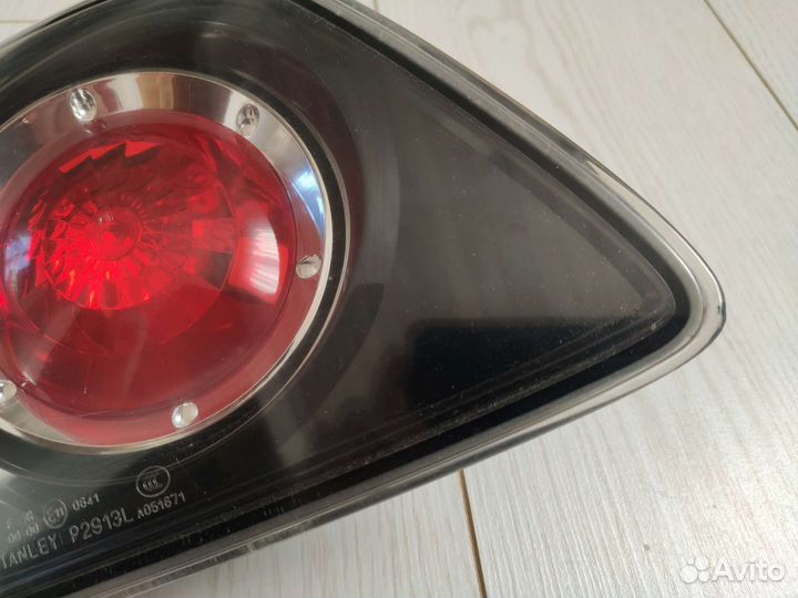 Фонарь задний в крышку багажника mazda 3 bk
